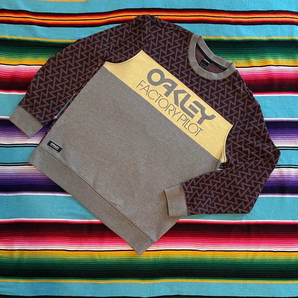 Men’s Oakley Factory Pilot vintage crew neck sweater